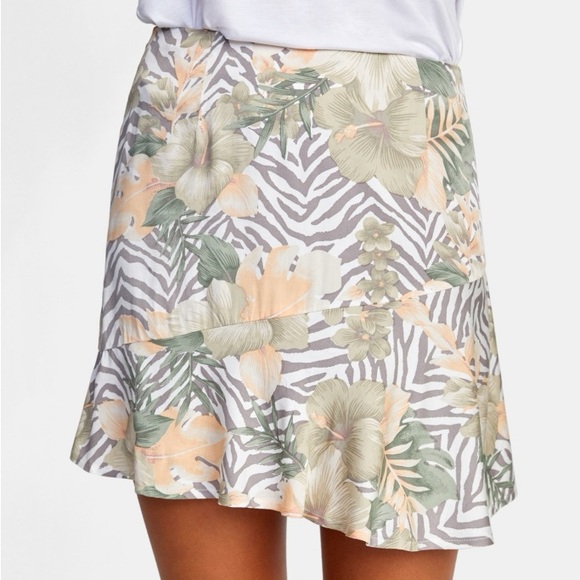 NWT RVCA women’s Moonrise Mini Skirt Zebra Floral print A-LINE tropical flowy - Picture 1 of 11